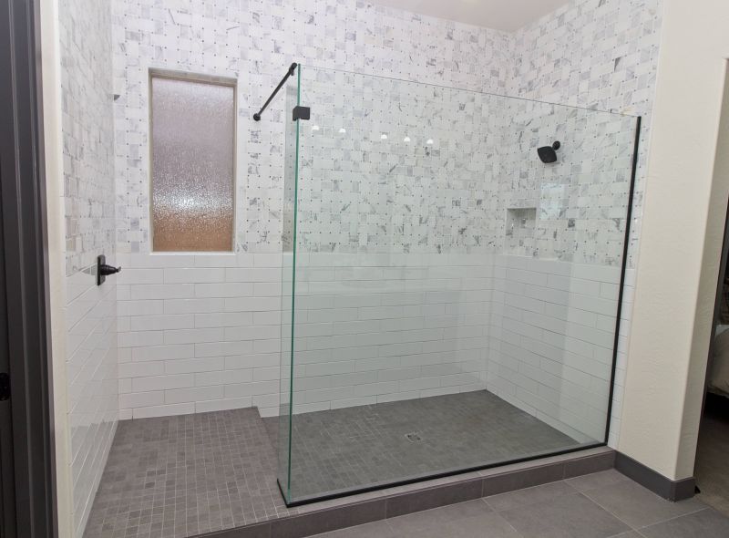 Shower with Built-in Niche Storage